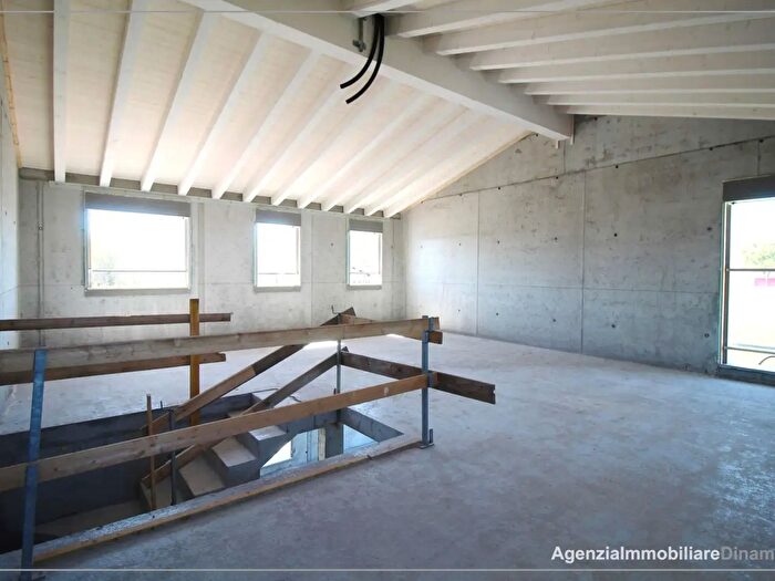 Casa con 8 locali in vendita in Via Blessaglia, Pravisdomini