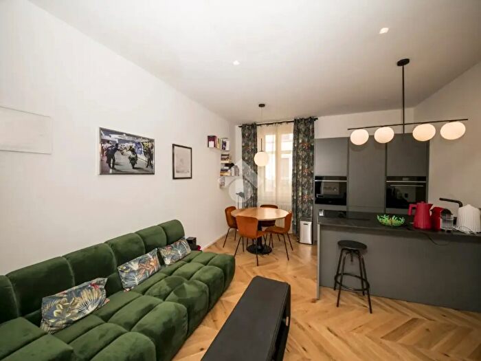 Appartamento trilocale in vendita in Via Vetere, Milano