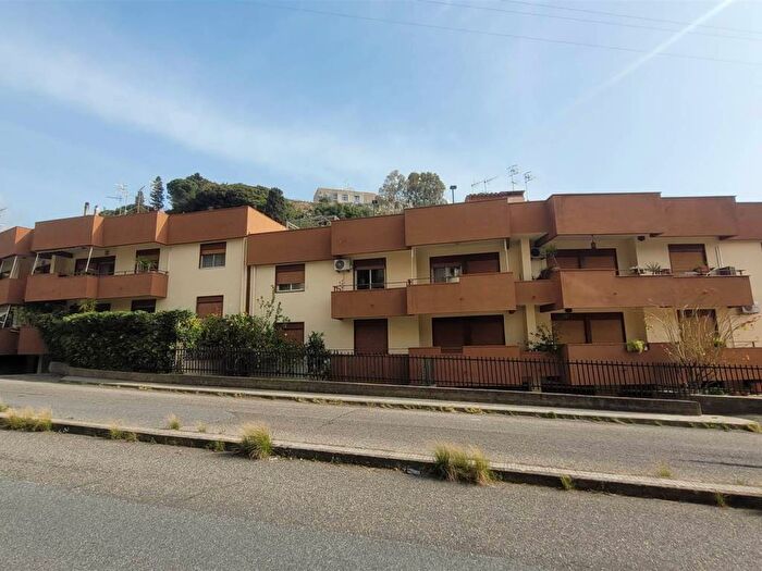 Appartamento quadrilocale in affitto in Via Leonardo Sciascia, San Licandro, Messina