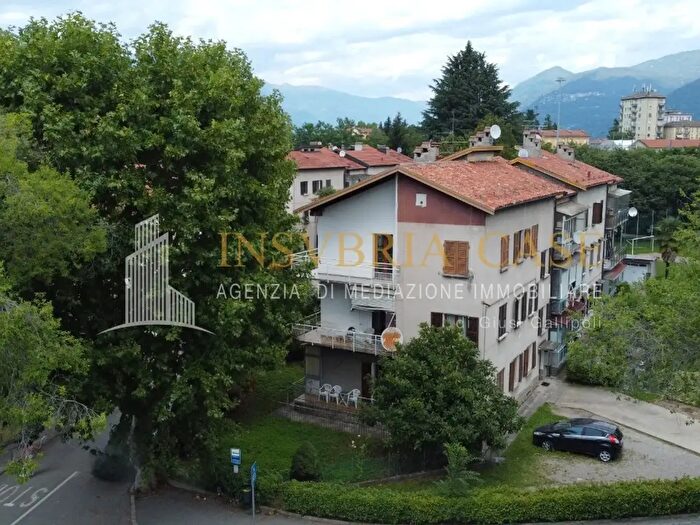 Appartamento trilocale in affitto in Luino