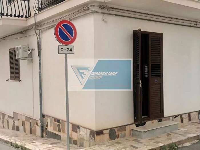 Appartamento trilocale in affitto in Via Catalani, Centro, Noto