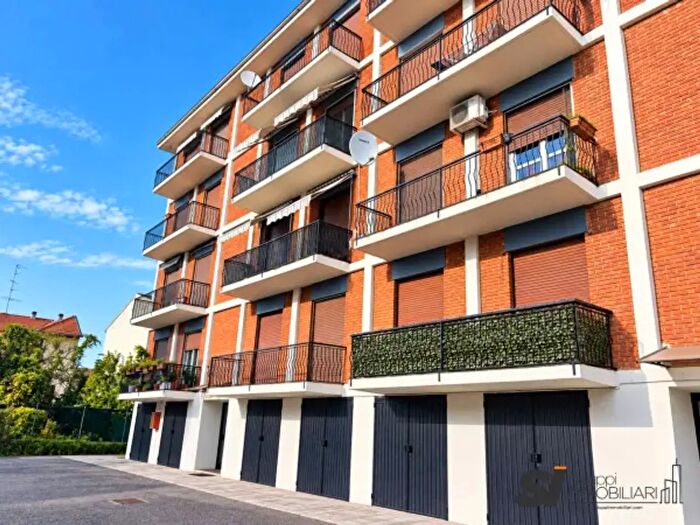 Appartamento trilocale in vendita in Via delle Rosette, Novara