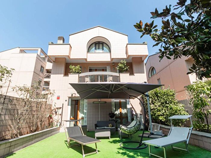 Casa con 6 locali in affitto in Via Cassanese, Area Lavanderie Redecesio, Segrate