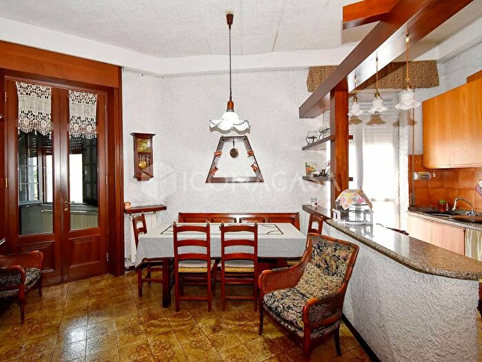 Appartamento con 6 locali in vendita in Via Matteotti, Parabiago