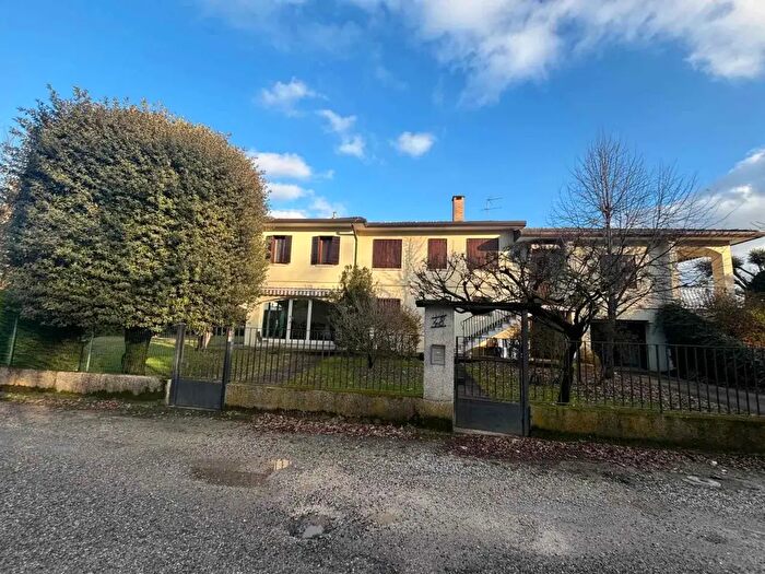 Casa quadrilocale in vendita in Via Marconi, Noventa Padovana