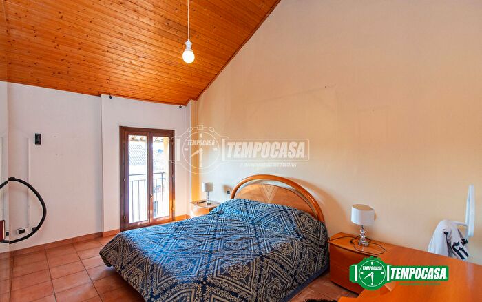 Appartamento trilocale in vendita in Via San Carlo Borromeo, Busto Arsizio