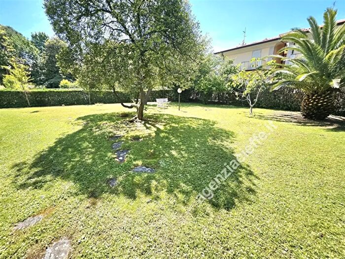 Appartamento con 5 locali in vendita in Massa