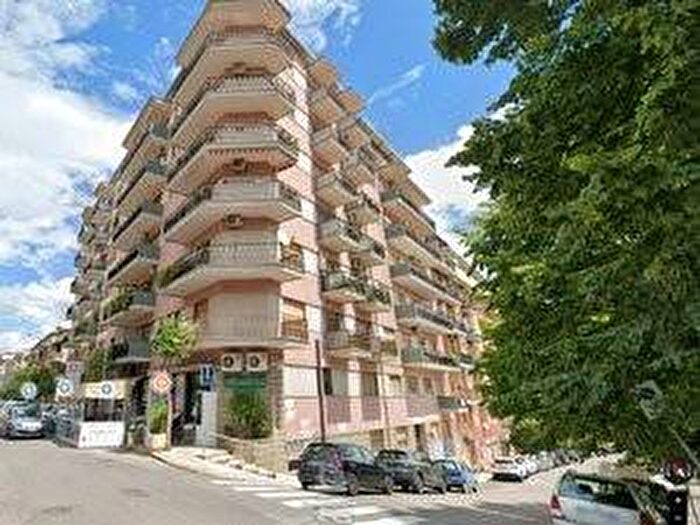 Appartamento trilocale in affitto in Via Carlo Cattaneo, Centro, Cosenza