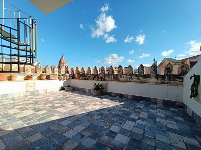 Appartamento con 6 locali in vendita in Giovanni Badalamenti, Carini