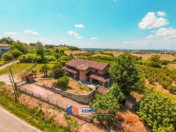 Casa con 6 locali in vendita in Strada Perrona a, Calliano Monferrato