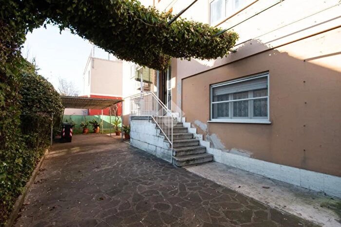 Casa trilocale in vendita in Via Leondia Bissolati, Carpi