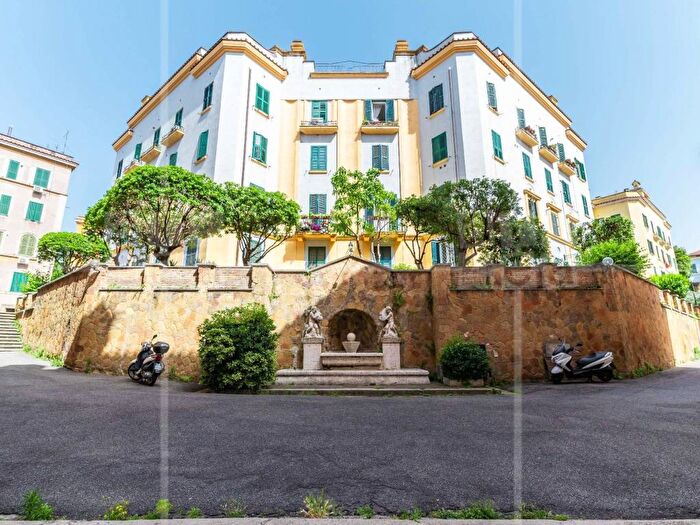 Appartamento trilocale in affitto in Viale Guglielmo Massaia, Garbatella, Roma