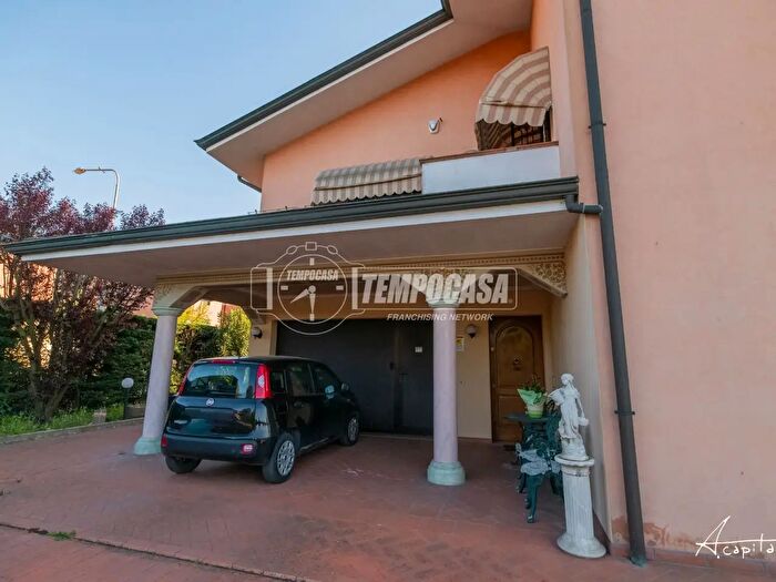 Casa con 7 locali in vendita in Via Provinciale Est, Nonantola