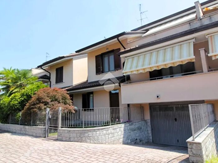 Casa quadrilocale in vendita in Via Giacomo Puccini, Sedriano