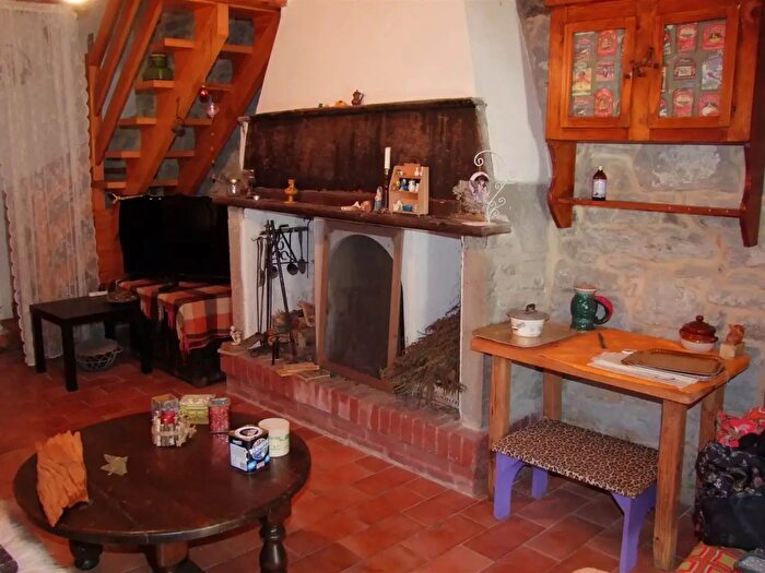 Casa con 6 locali in vendita in Londa