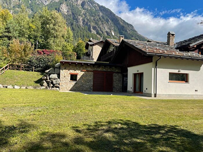 Case in Vendita e in Affitto - 3