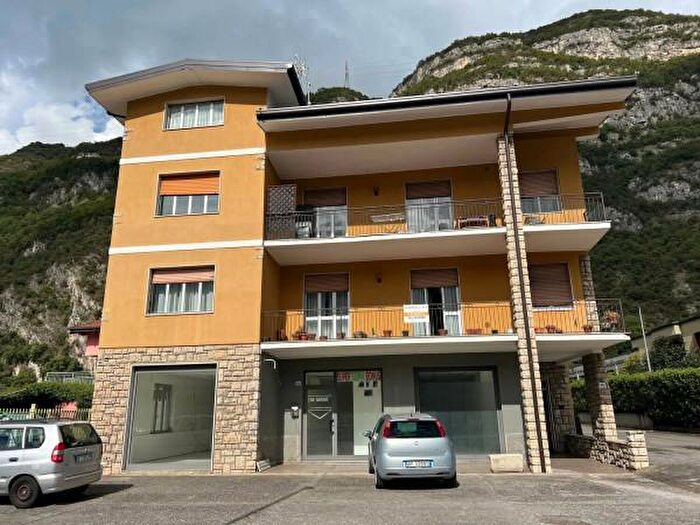 Appartamento quadrilocale in vendita in Borgo Olcese SNC, Cividate Camuno