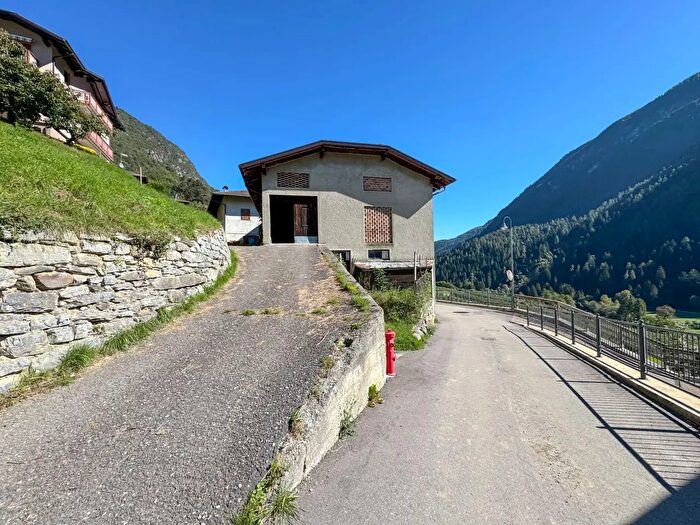 Casa bilocale in vendita in Via della Calcara, Caldes