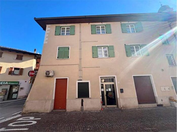 Appartamento quadrilocale in vendita in Via Giulio Catoni, Trento