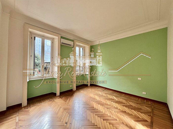 Appartamento quadrilocale in affitto in Via Spartaco, Milano