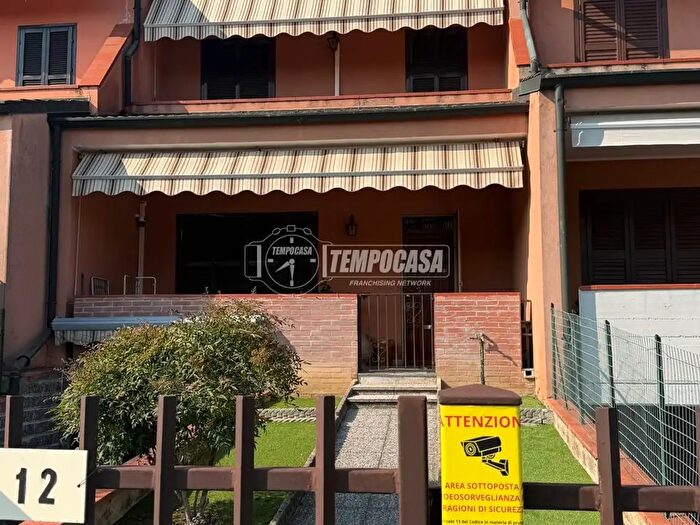 Casa quadrilocale in vendita in Via Giuseppe Ungaretti, Lodi Vecchio