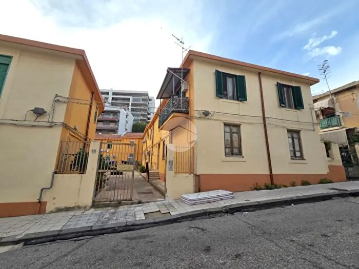 Appartamento trilocale in vendita in Via Quod Quaeris, Messina
