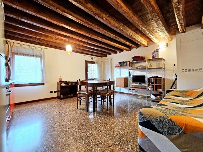 Appartamento bilocale in affitto in Via Massimo dAzeglio, Este