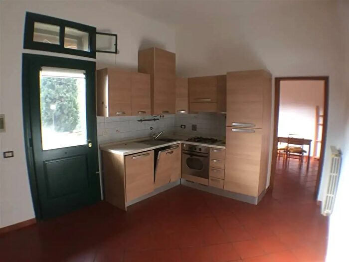 Appartamento trilocale in affitto in Lastra A Signa