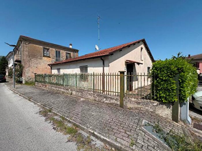 Casa quadrilocale in vendita in Via Taverna, Cantalupo Nel Sannio