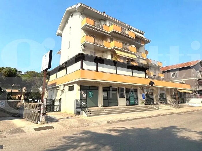 Appartamento con 5 locali in vendita in Via San Francesco d'Assisi, Chieti