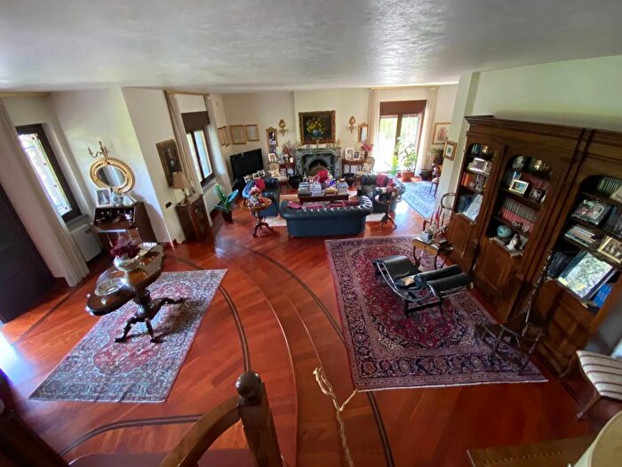 Casa con 6 locali in vendita in Via Pietro Nenni Vizzolo Predabissi, Vizzolo Predabissi