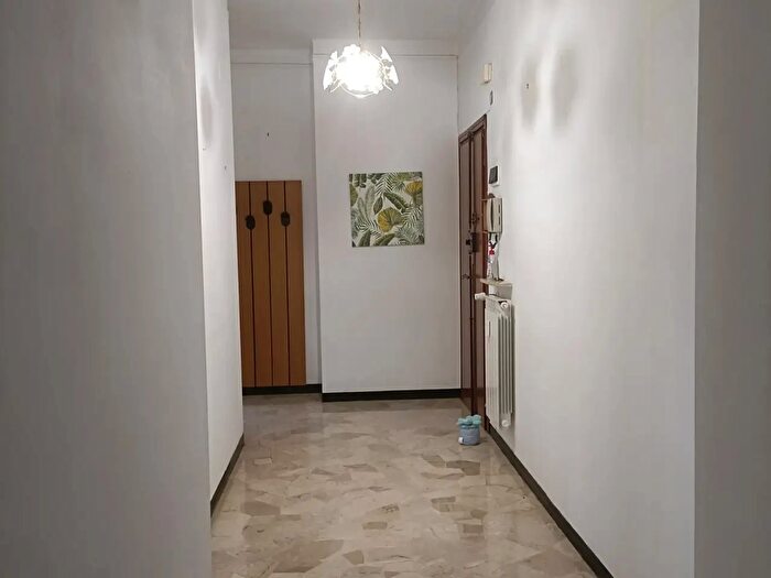 Appartamento con 7 locali in vendita in Via Napoli, Genova