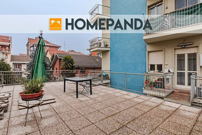 Appartamento trilocale in vendita in Via Premuda, Torino