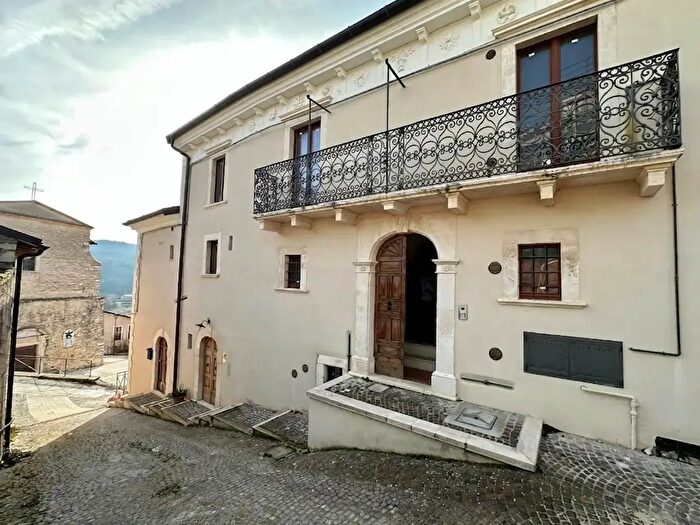 Appartamento trilocale in vendita in Via XX Settembre, Prata D'Ansidonia