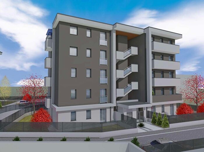 Appartamento trilocale in vendita in Via Turati, Erba