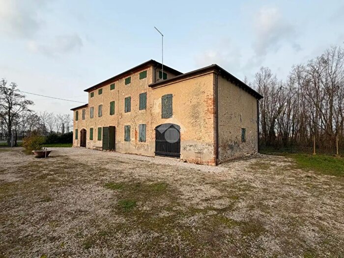 Casa con 5 locali in vendita in Via IV Novembre, Carbonera