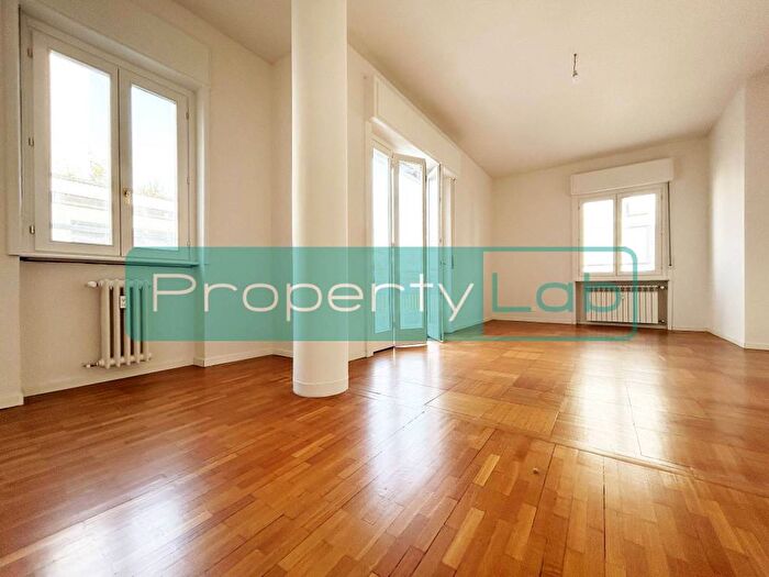 Appartamento trilocale in affitto in Via Gerolamo Borgazzi, Ticinese, Milano