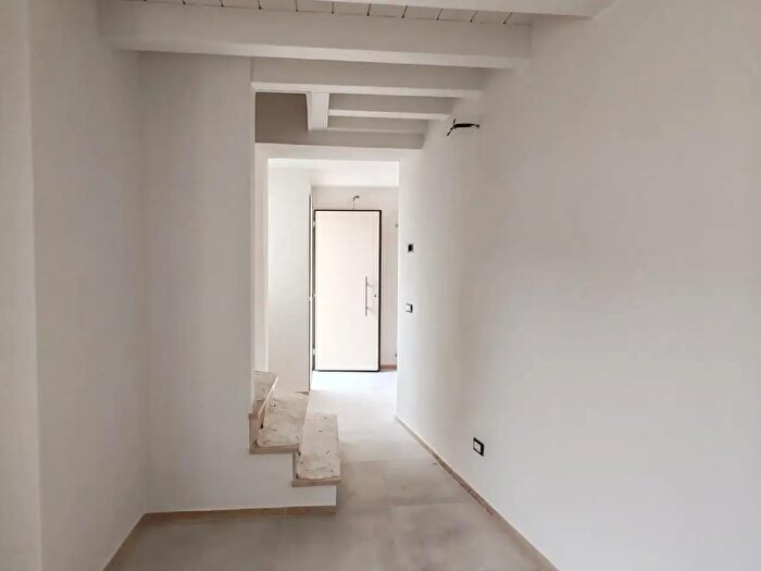 Casa trilocale in vendita in Massa