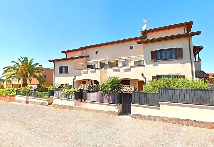 Appartamento trilocale in vendita in Via Borghesiana, Roma