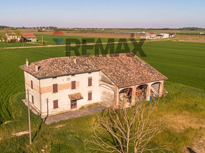 Casa con 6 locali in vendita in Strada del Lino, Polesine Zibello