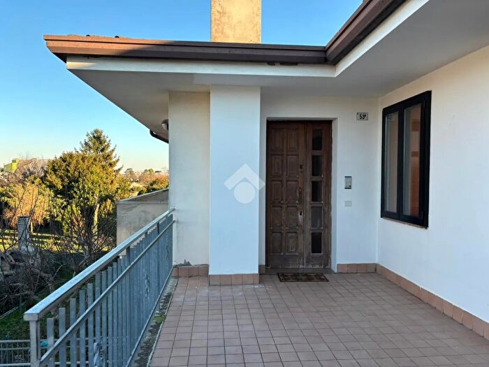 Appartamento quadrilocale in vendita in Via Dante Alighieri, Pontelongo