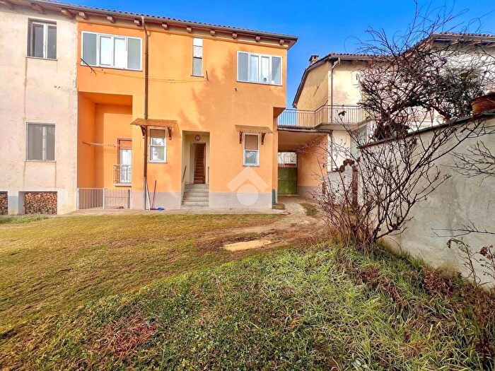 Appartamento trilocale in affitto in Via roma, Piea