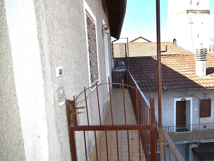 Appartamento trilocale in vendita in Roma C, Usmate Velate