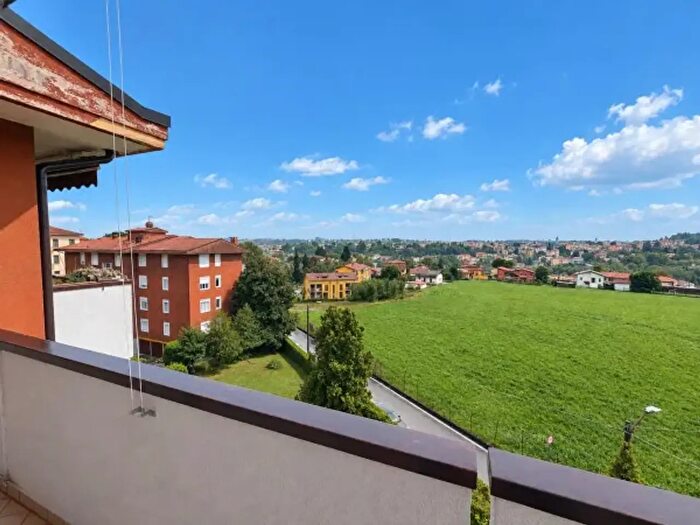 Appartamento trilocale in vendita in Via Duino, Varese