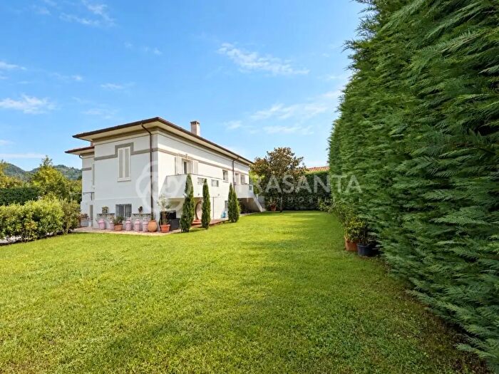 Casa in vendita in Pietrasanta