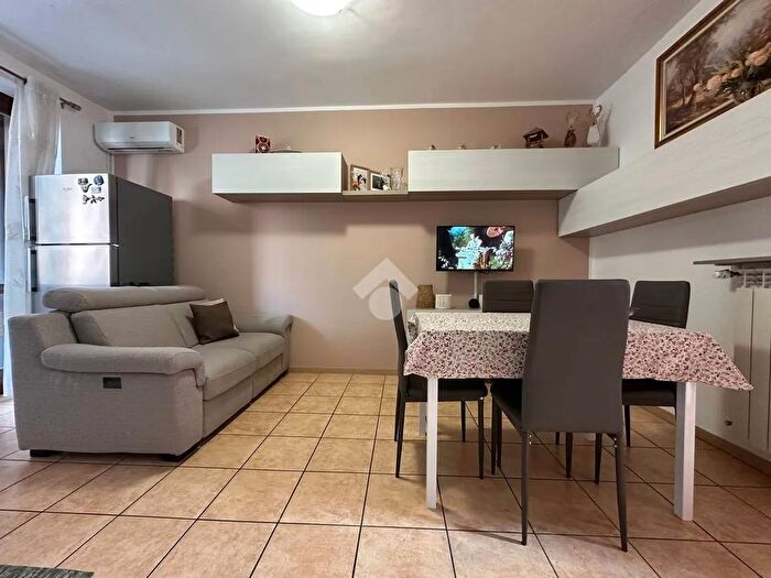 Appartamento bilocale in vendita in Via Giuseppe Mazzini, Pozzo DAdda