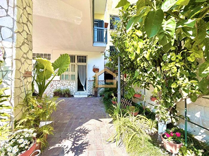 Appartamento monolocale in affitto in Via Vecchia Napoli, Chiaiano, Napoli
