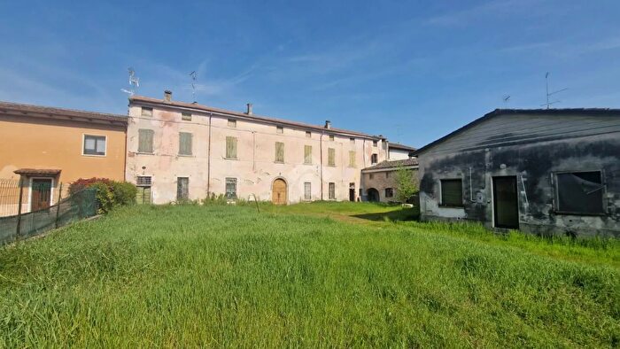 Casa monolocale in vendita in Medole