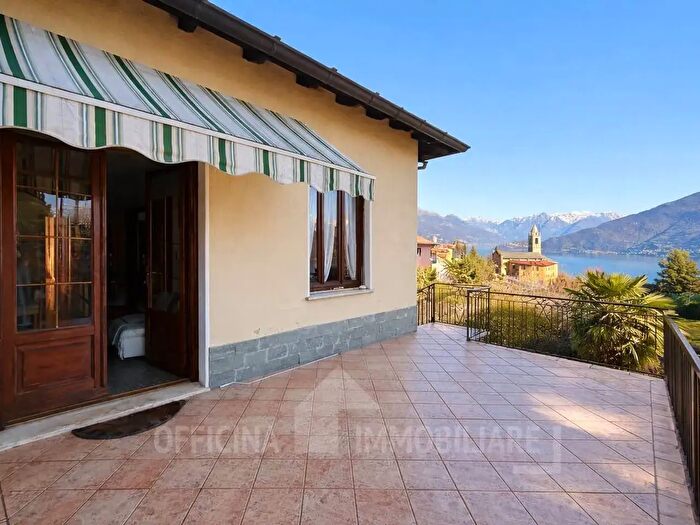 Casa con 8 locali in vendita in Cremia