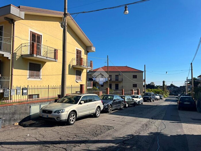 Casa con 5 locali in vendita in Via Mongibello, Giarre